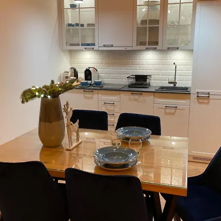 Pelen Slonca - Pinea