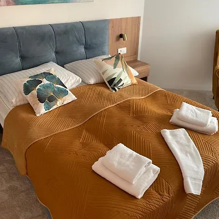 Apartment Pelen Slonca - Pinea